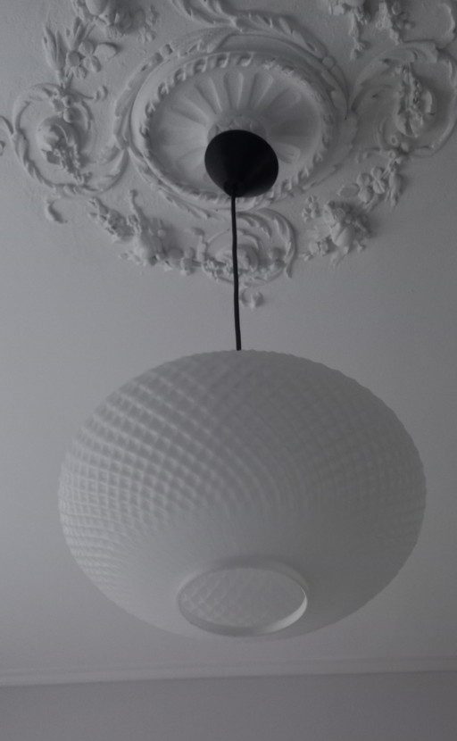 Vintage Hängelampe aus Opalglas und Teakholz