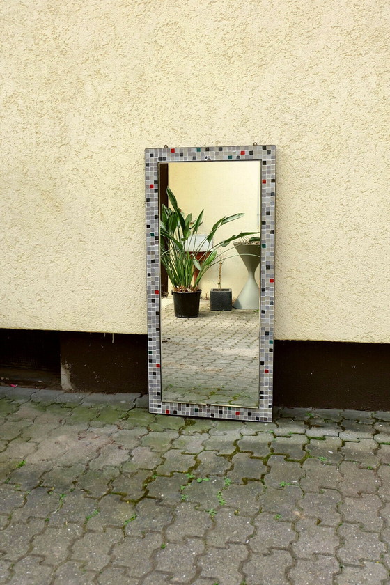 Image 1 of Sehr seltener großer Wandspiegel aus den 1950er Jahren, Mid-Century-Modern-Stil, Mosaik- und Messingspiegel