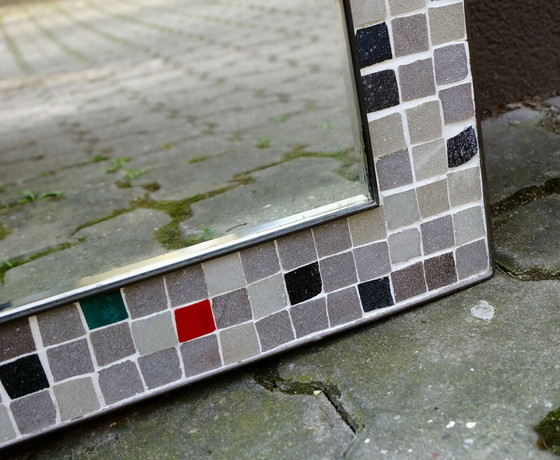 Image 1 of Sehr seltener großer Wandspiegel aus den 1950er Jahren, Mid-Century-Modern-Stil, Mosaik- und Messingspiegel