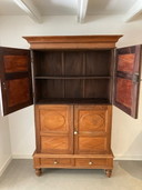 Indischer antiker Schrank