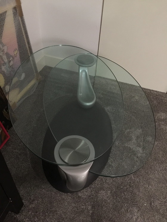 Image 1 of Couchtisch in einzigartigem Design