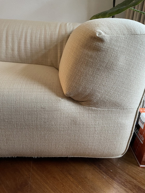 Image 1 of Montisbank