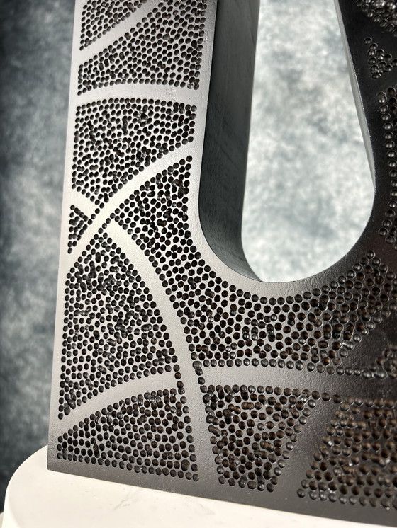 Image 1 of Black Tear Skulptur