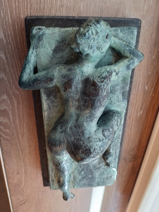 Image 1 of Hima Juwita Pakun - Bronzeskulptur einer nackten Frau