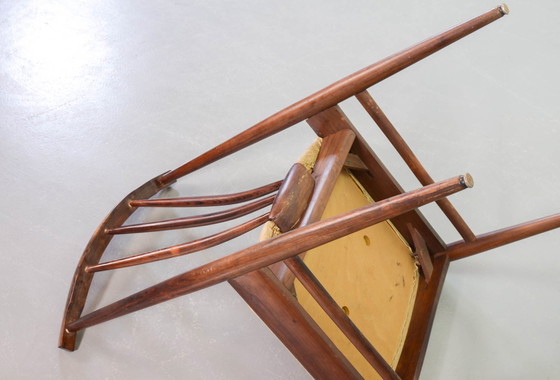 Image 1 of Skandinavisch Esszimmerstühle mit Spindelrücken aus massivem Palisanderholz und karamellfarbenem Kunstlederbezug. Vierer-Set, Ja