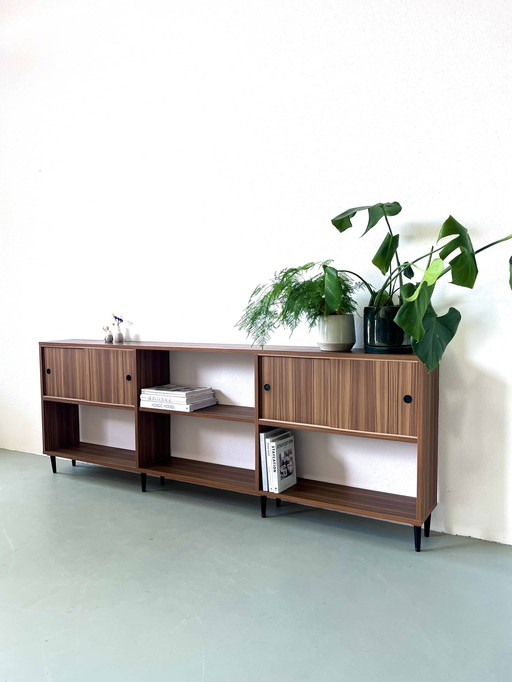 Sideboard aus der Mitte des Jahrhunderts