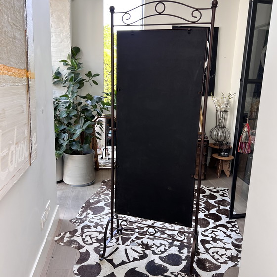 Image 1 of Kippspiegel mit Ornamenten