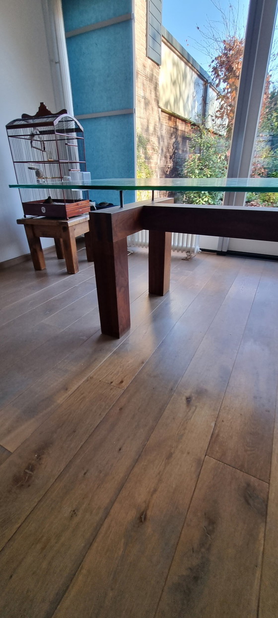 Image 1 of Esszimmertisch im modernen Design