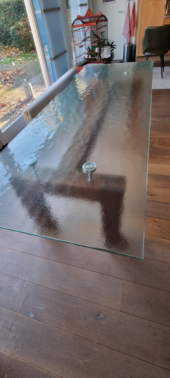 Image 1 of Esszimmertisch im modernen Design