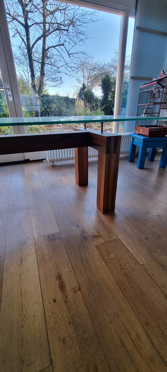 Image 1 of Esszimmertisch im modernen Design