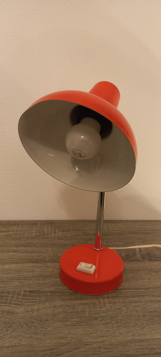 Vintage orangefarbene Schreibtischlampe