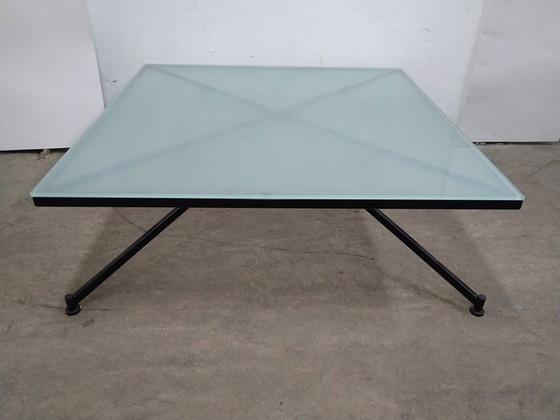 Image 1 of Design-Couchtisch